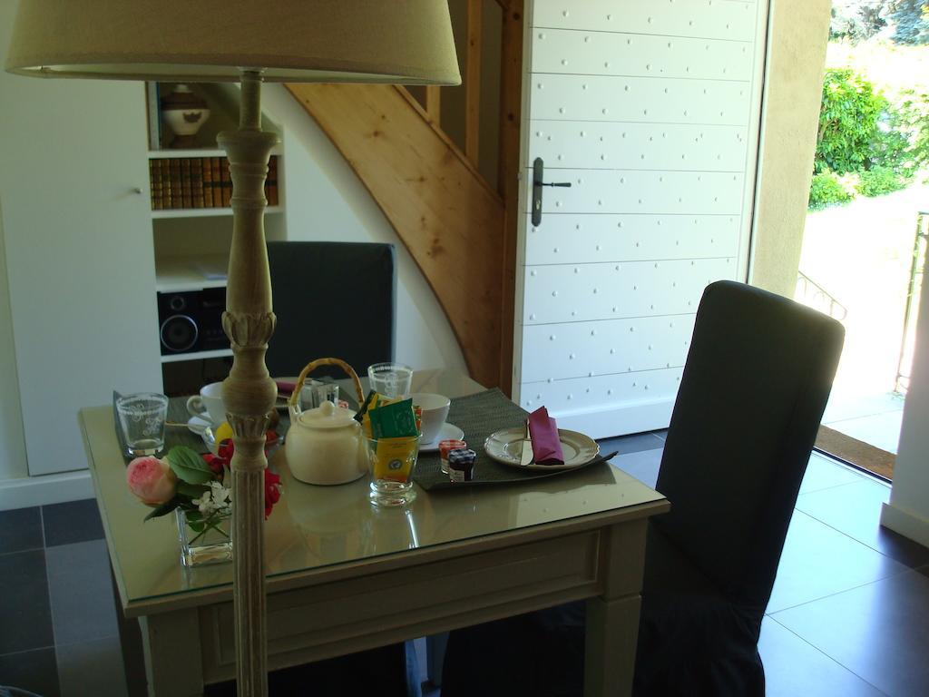 Les Communs Du Manoir Apartment Ecully Room photo