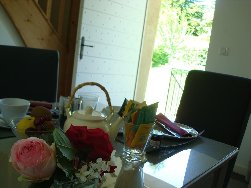 Les Communs Du Manoir Apartment Ecully Room photo